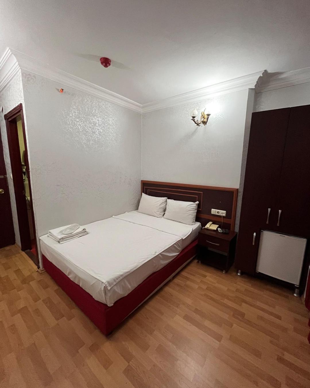 Red White Hotel Istambul Exterior foto